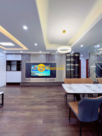 Bán căn hộ chung cư a1 nguyễn cơ thạch dt gần 100m 4pn 2vs nhà đẹp full đồ mới 100 sẵn ở