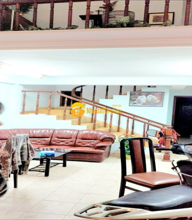 Ban nha hxh ha chao 2,3 ty, nguyên khăc nhu, cô giang, q1, 50m2, 5 tâng.