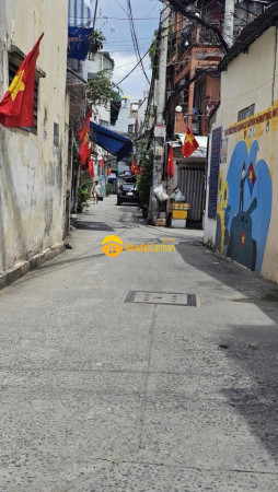 Siêu phẩm cho gia đình ngã 6 lý thái tổ 40m2, 5pn, cứng cáp, sát mặt tiền giá tốt.