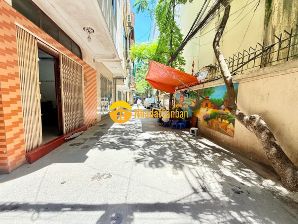 Nhân hòa 13 tỷ tầng 1 kd được ngõ to thông 3 oto đỗ được trước cửa